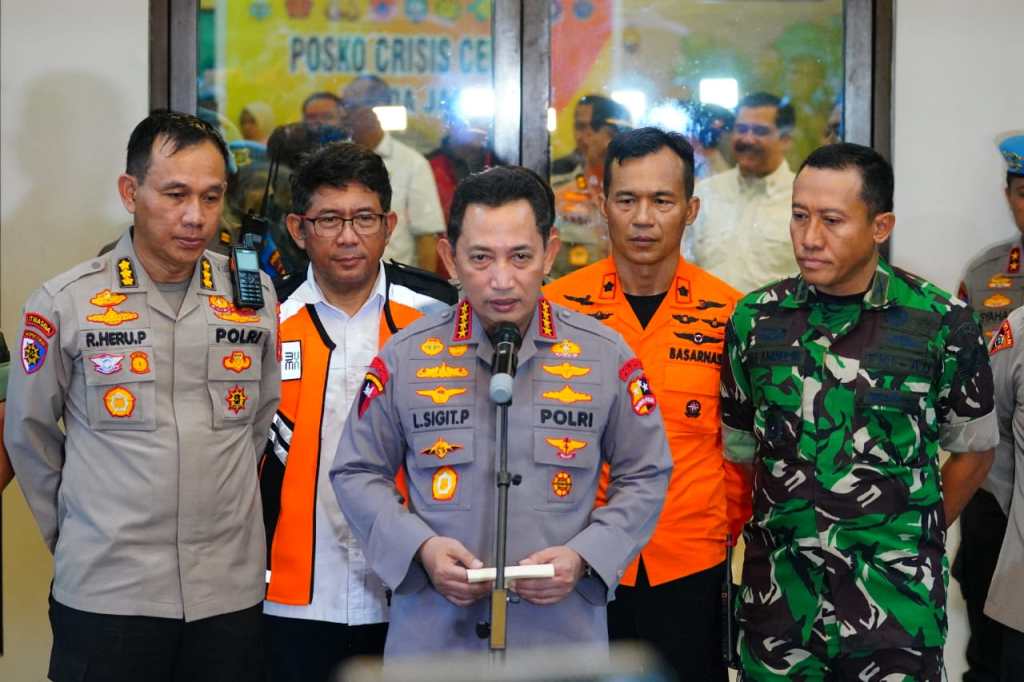 Kapolri Tinjau Evakuasi Kapolda Jambi dan Rombongan, Apresiasi Kerja Keras Tim&nbsp;Gabungan